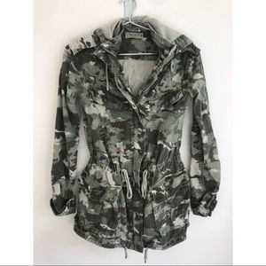 Aritzia Talula anorak jacket